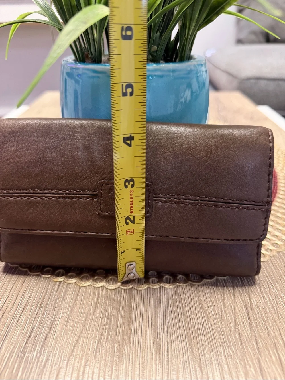 Fossil exterior leatherlight